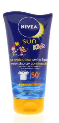 Foto van Nivea sun kids swim & play spf 50+ 150ml via drogist