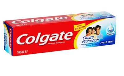 Foto van Colgate tandpasta cavity protection 100ml via drogist