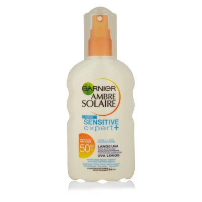 Foto van Garnier ambre solaire zonnebrand spray sensitive spf 50+ 200ml via drogist