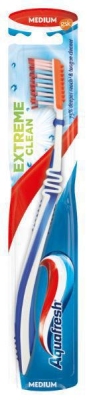 Foto van Aquafresh tandenborstel extreme clean medium 1st via drogist